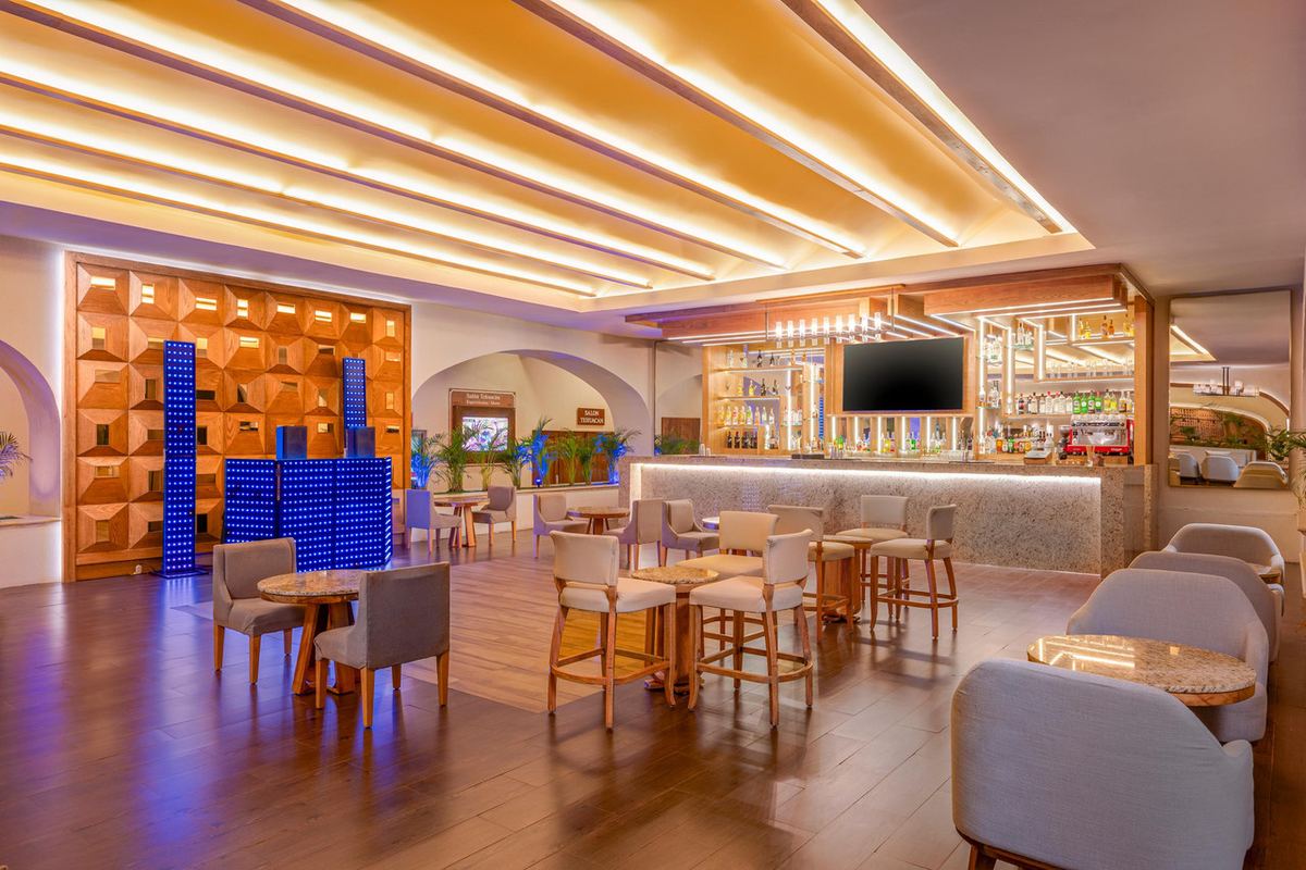 GR Solaris Cancún — Bar