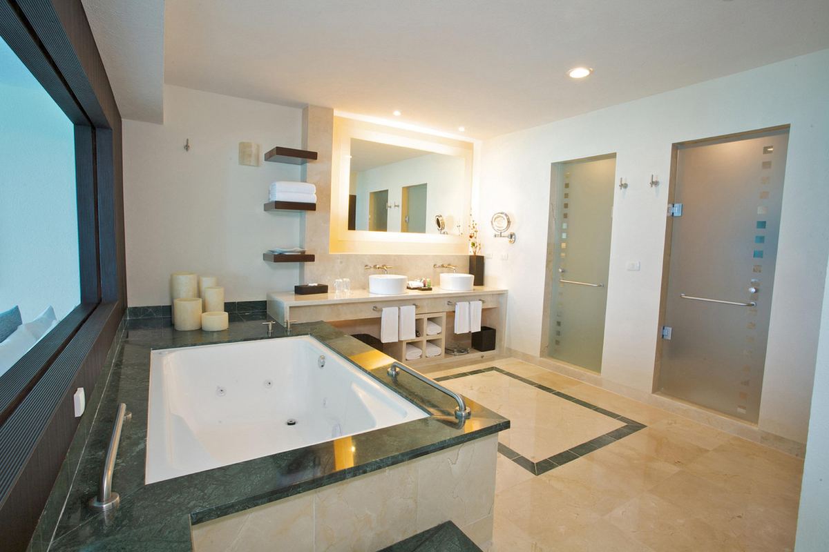Grand Park Royal Cancún — Jacuzzi