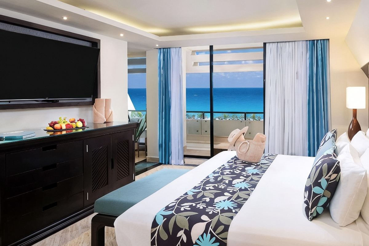 The Pyramid Cancún by Oasis — Suite